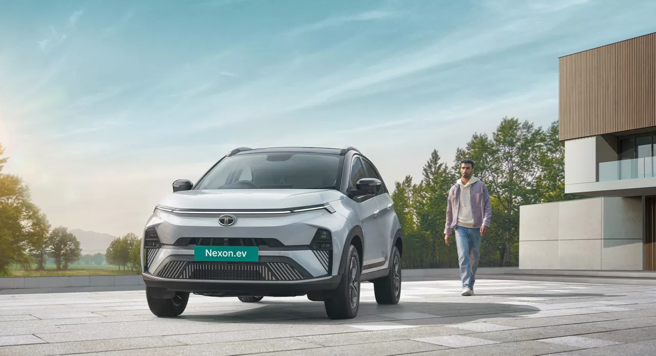 Nexon.ev Empowered Oxide with Dual Tone Colour