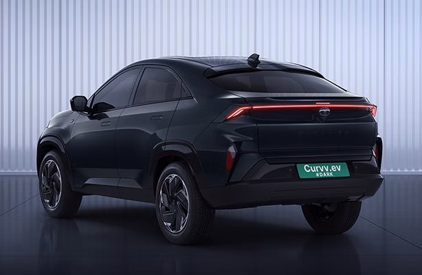 Rear Spoiler in Gloss Piano Black