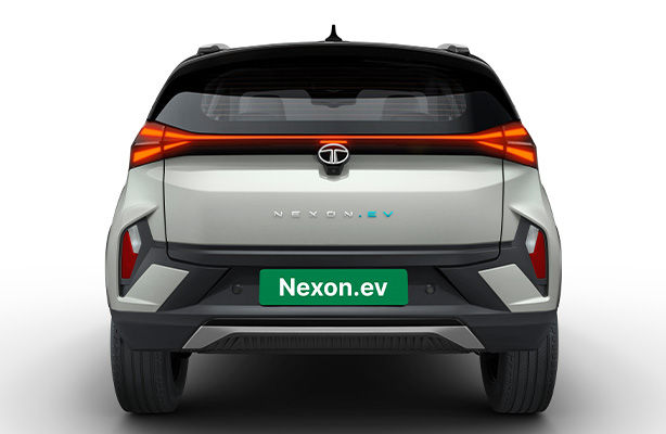 Tata Nexon EV: मात्र डेढ़ लाख रुपये में नई टाटा नेक्सन ईवी हो सकती है आपकी, जानिए कैसे मिलेगी ये धांसू डील?