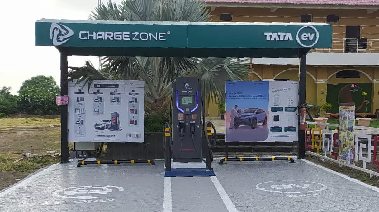 The Rajhans Hotel, Julwania