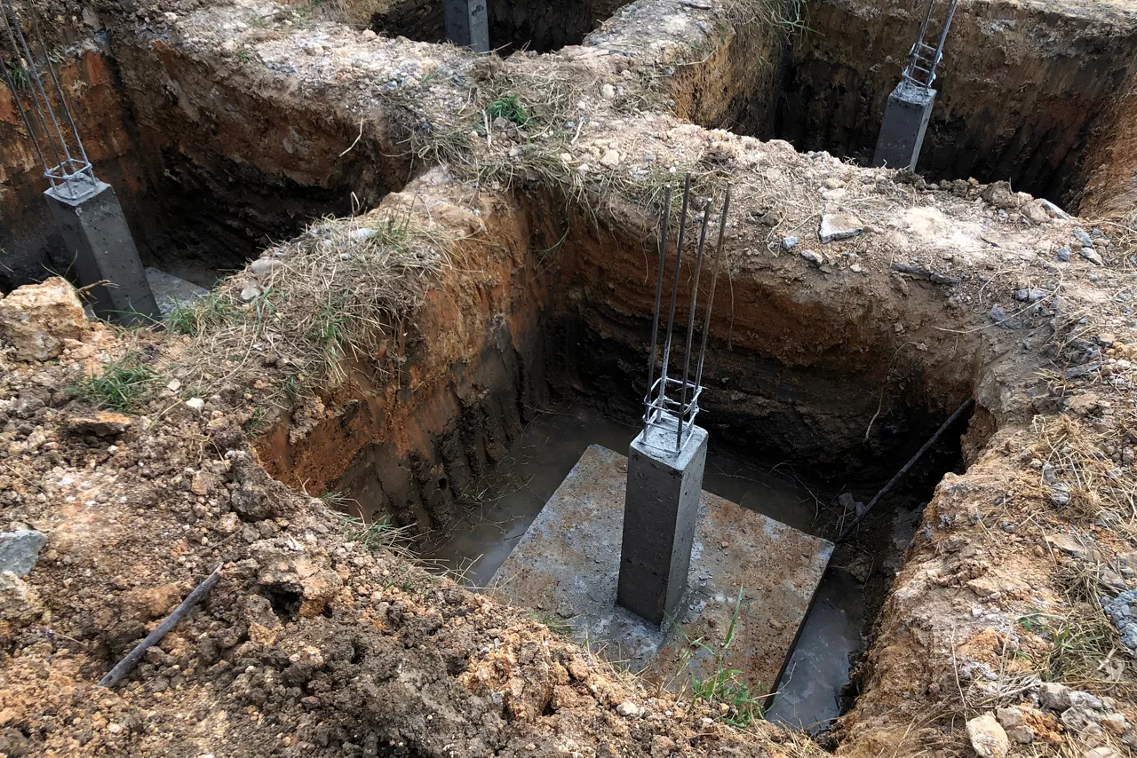 Shallow Foundation in a construction pit.