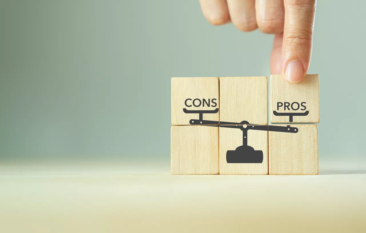 Quantitative Pros and Cons analysis concept. Concept for advantages disadvantages in business planning, evaluation and decision making. Quantifying options helps to weigh up your decision. 