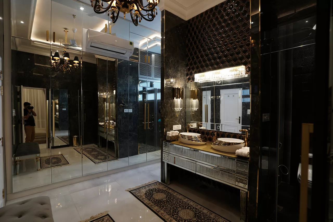 Luxurious Terrace Home