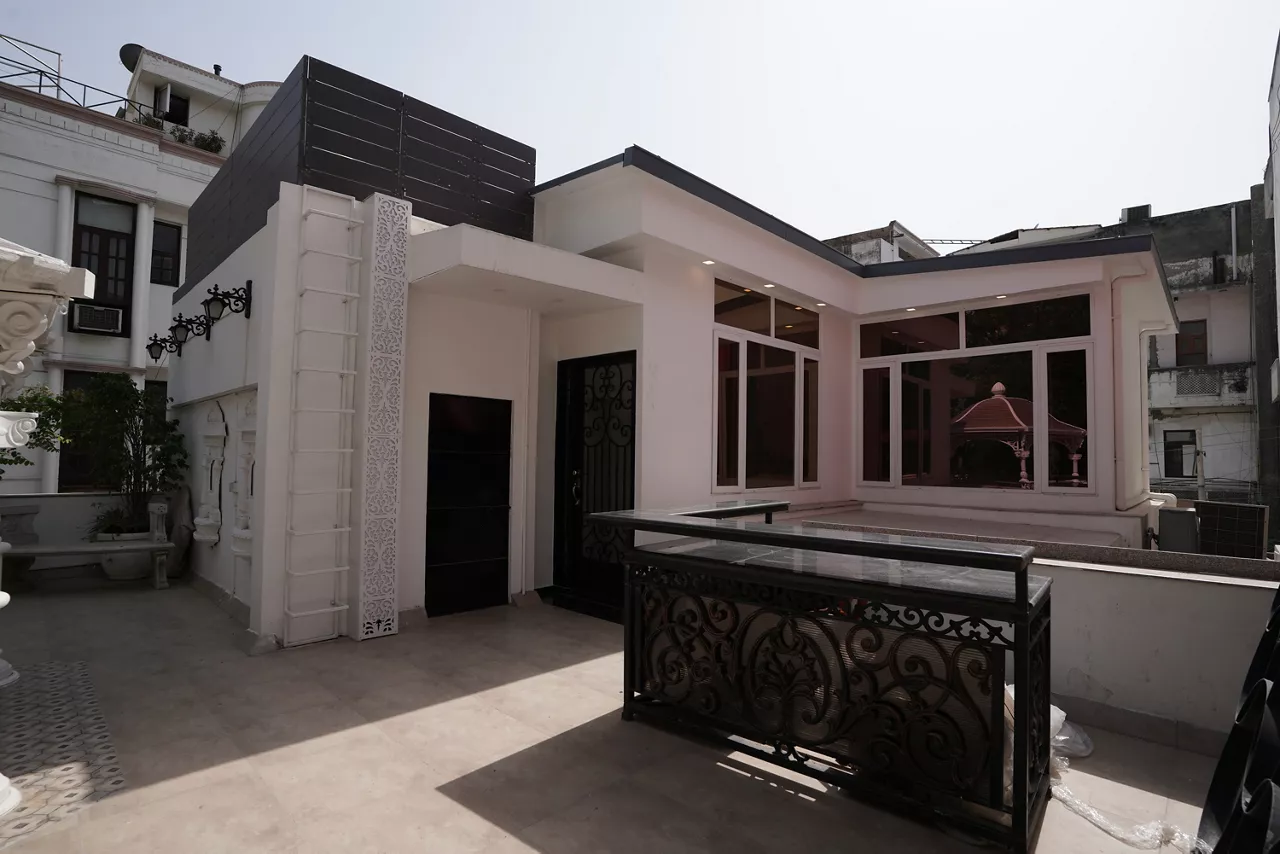Luxurious Terrace Home