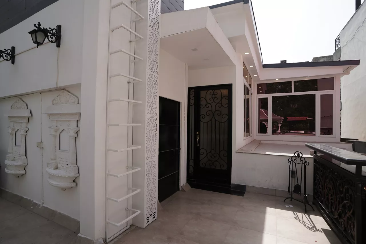 Luxurious Terrace Home
