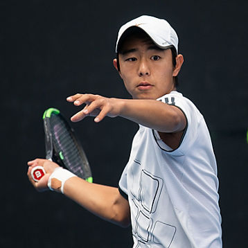 Chen Dong tkes a forehand shot