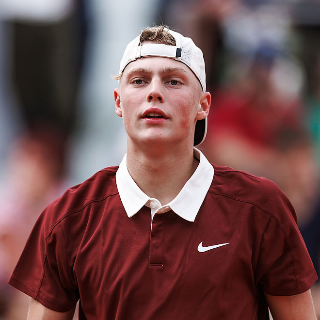 Cruz Hewitt playing tennis