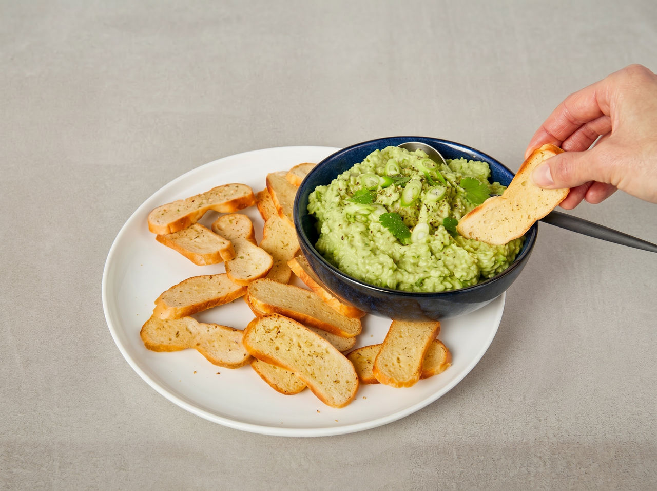Super Green Guacamole with Bagel Chips