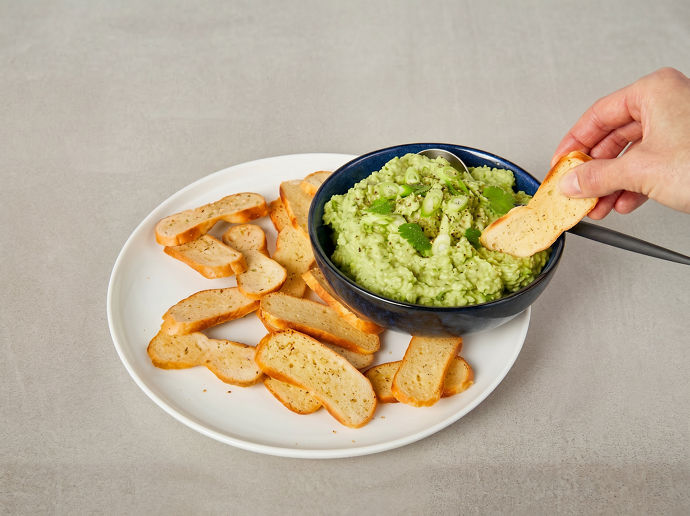 Super Green Guacamole with Bagel Chips